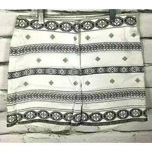 NWOT White House Black Market Womens Size 2 White/Black Embroidered 5" Shorts